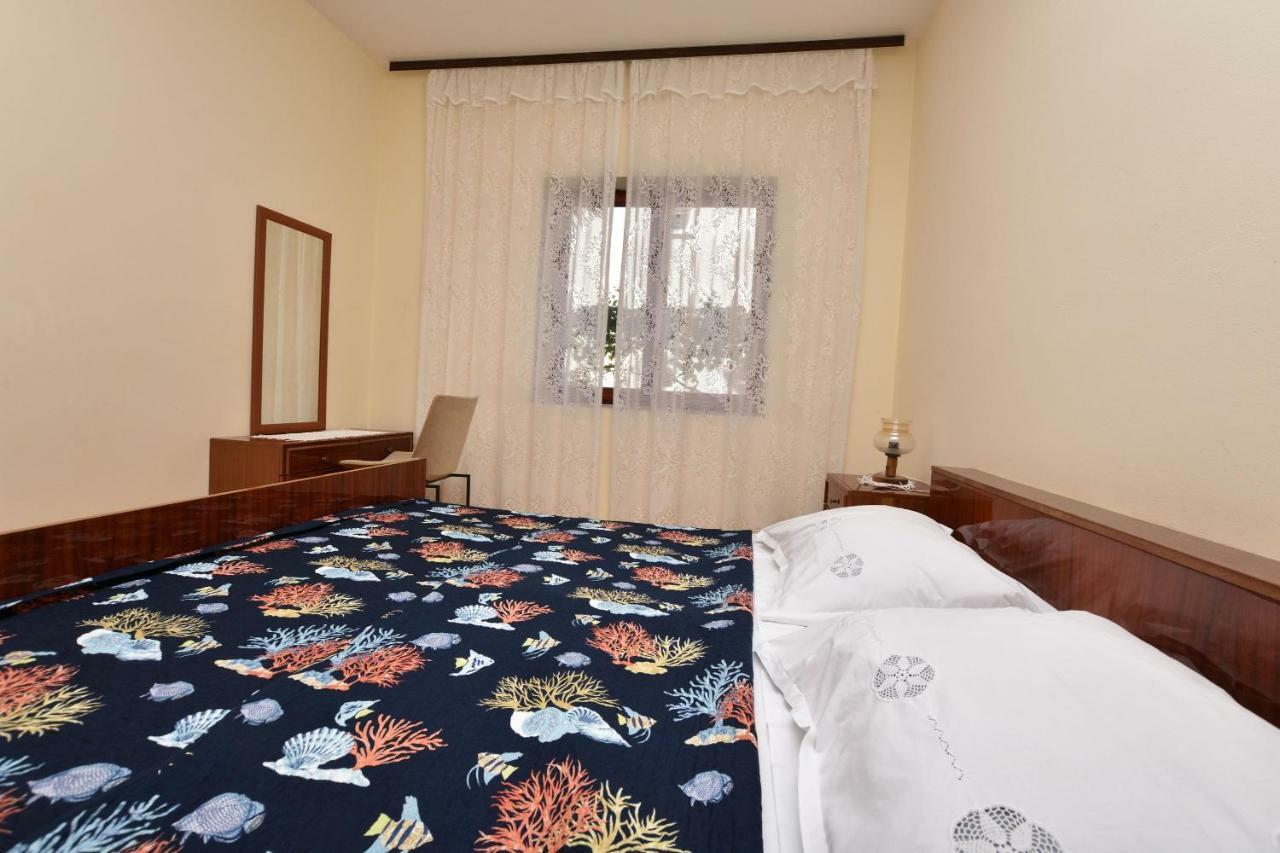 Apartments And Room Kiko Primošten Zewnętrze zdjęcie