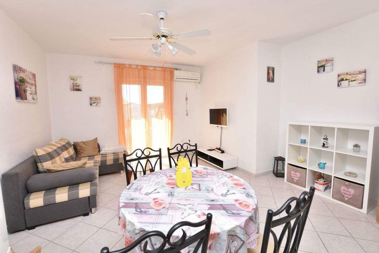 Apartments And Room Kiko Primošten Zewnętrze zdjęcie