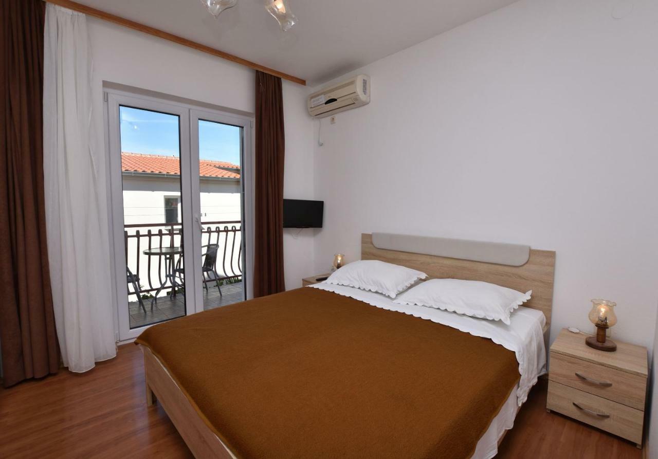 Apartments And Room Kiko Primošten Zewnętrze zdjęcie